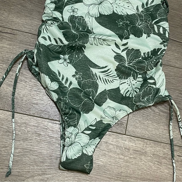 BOUND BY BOND-EYE In The Loop 1 Piece Bathing Suit Silver Fern Floral Sz S NWT. - Picture 6 of 9